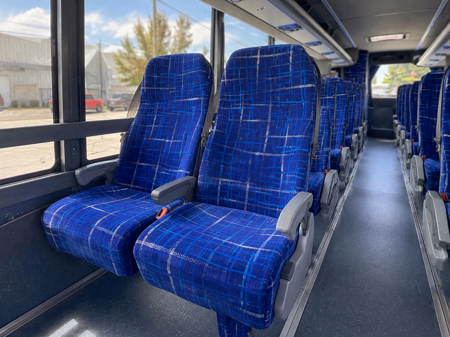 airport transfer shuttle buses for out of town wedding guests in edison