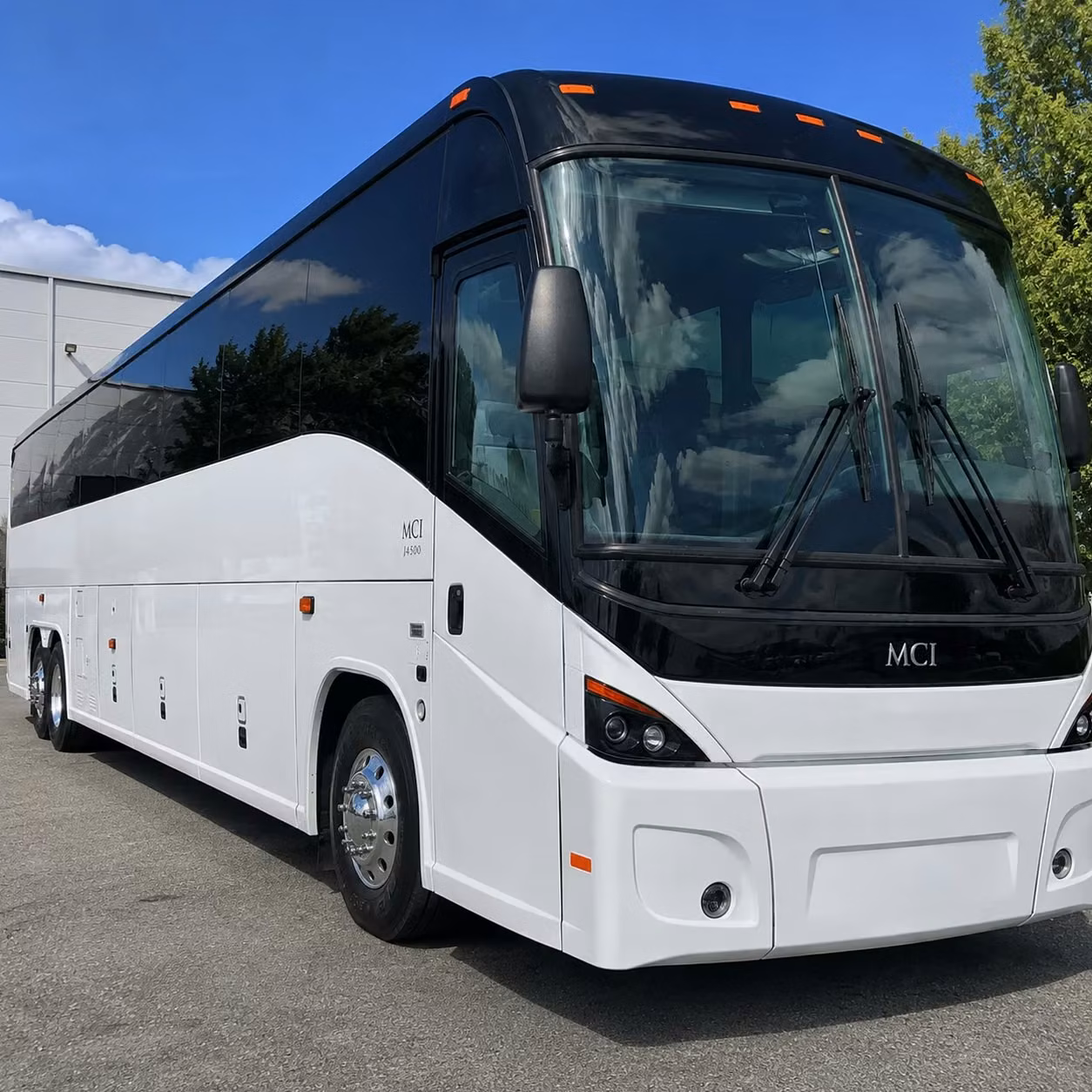 airport transfer shuttles for edison area corporate teams