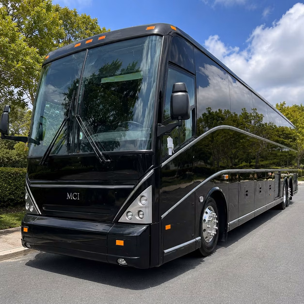 bachelorette party and birthday party bus rentals in edison