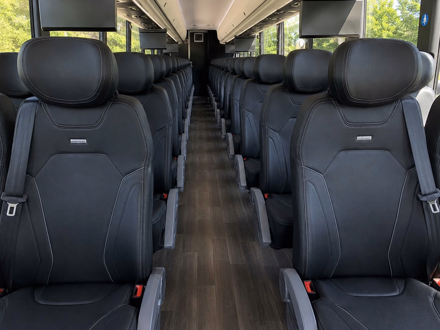 how where and when you re traveling affects your bus rental rate in edison